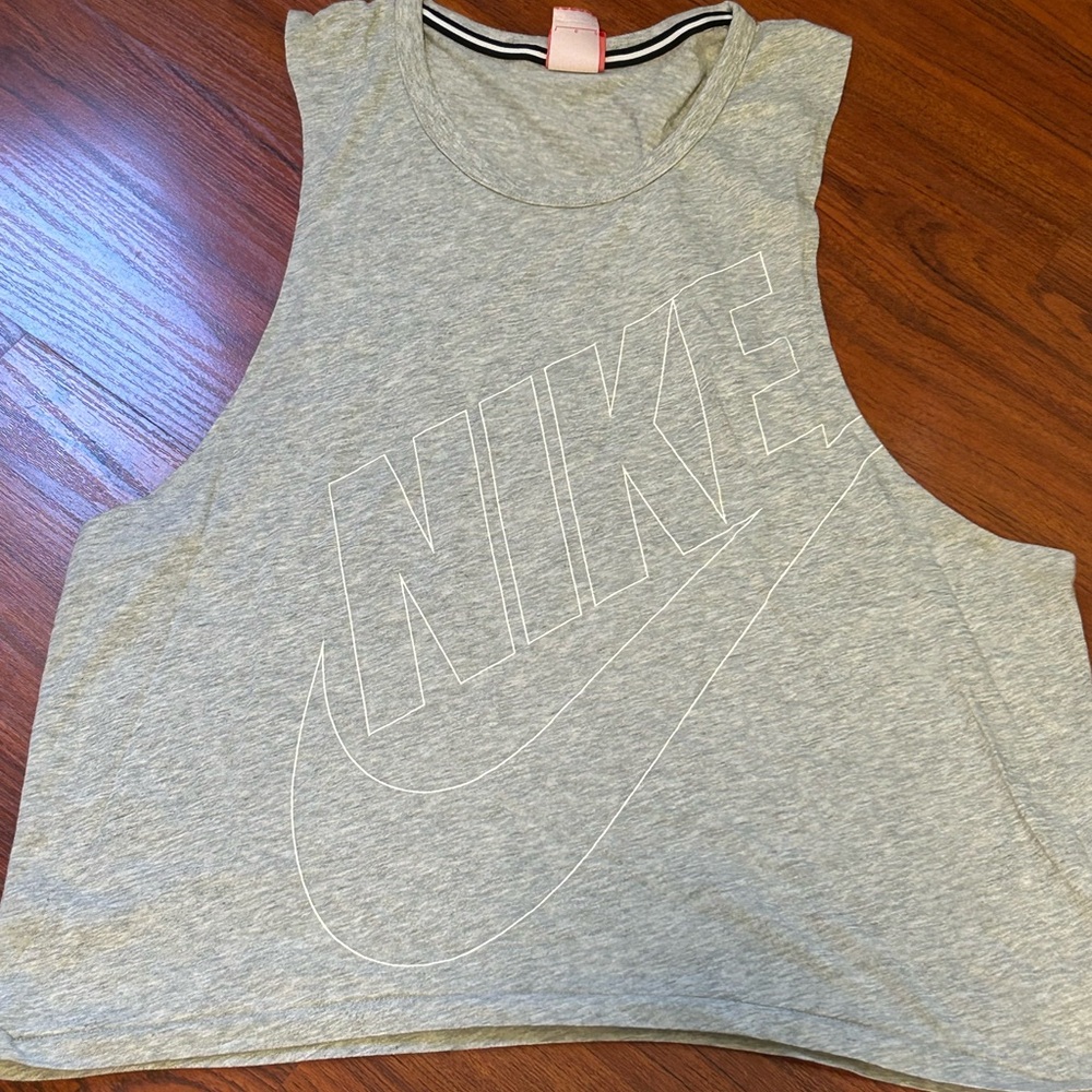 Nike Women's Heather Gray Muscle Tee